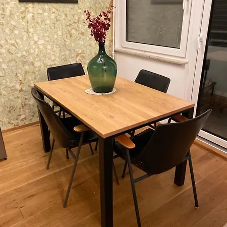 Lovely 2-bedroom With Great View Appartement *